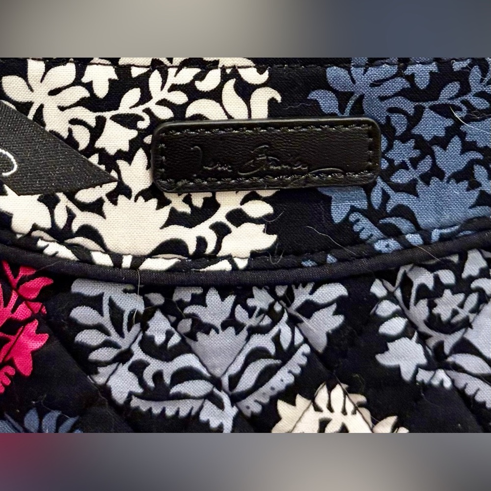 5 VERA BRADLEY Multicolor Floral Quilted Crossbody Bags, vanity and wallet EUC - Picture 8 of 14